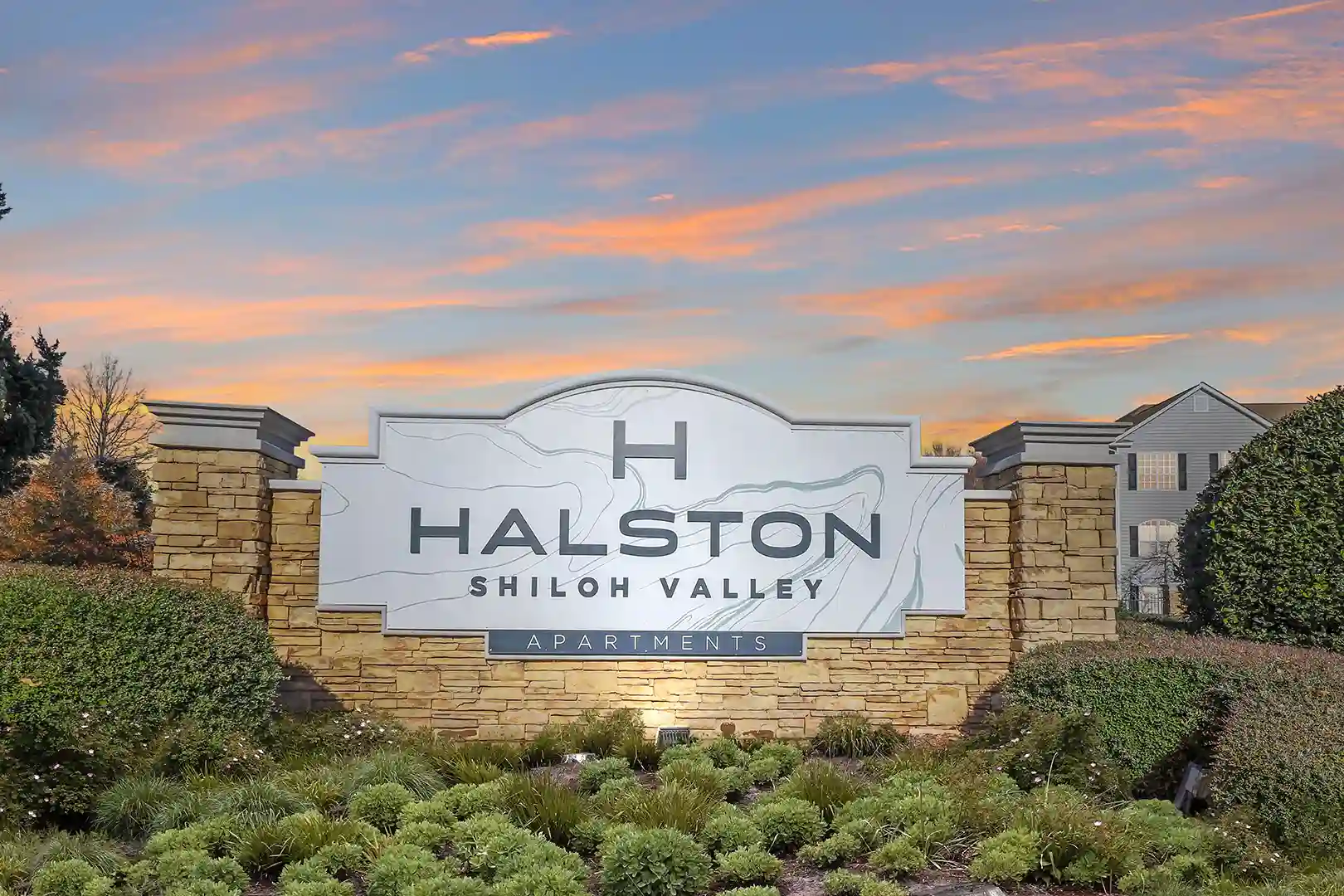 Halston Shiloh Valley